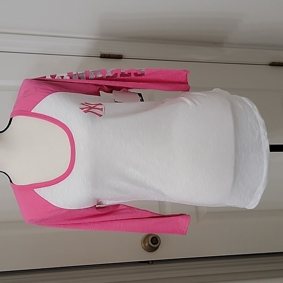 New Era Size M Pink & White Raglan NY Yankees Long Sleeve Top MLB, NEW with Tag - Picture 1 of 14